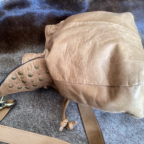 Hillard & Hanson Leather Slouch Drawstring Snap Closure Handbag - Picture 4 of 11